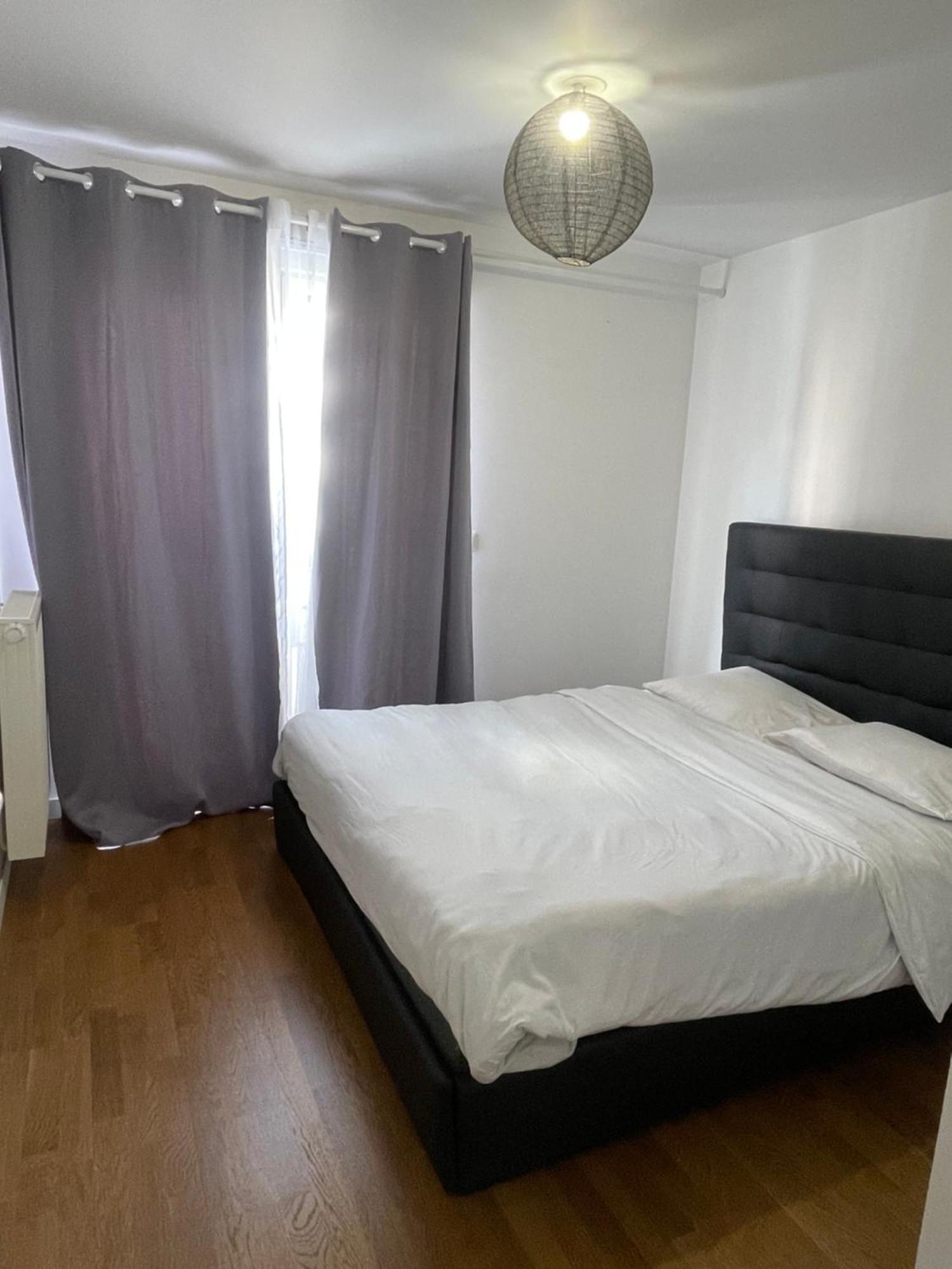 Sweet Escape Paris Centre - 3 Bds- Terrasse - Stade De France - Montmartre Apartment